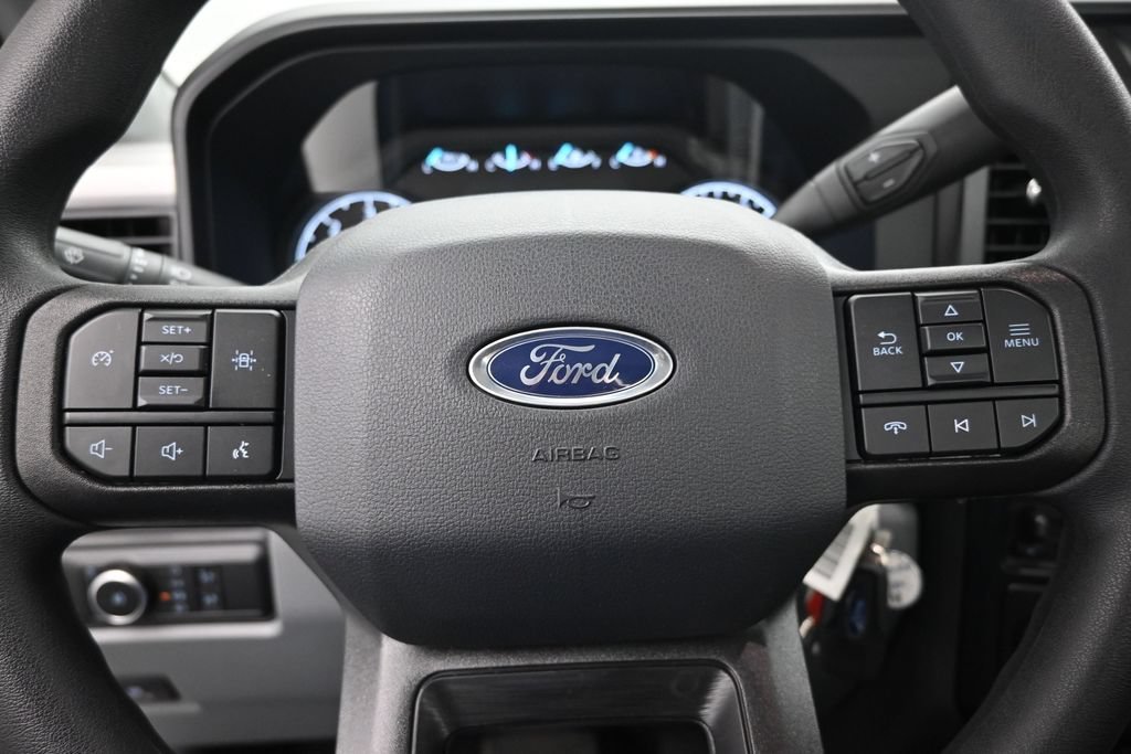 2026 Ford F-350 Super Duty Chassis Cab XL - Photo 10