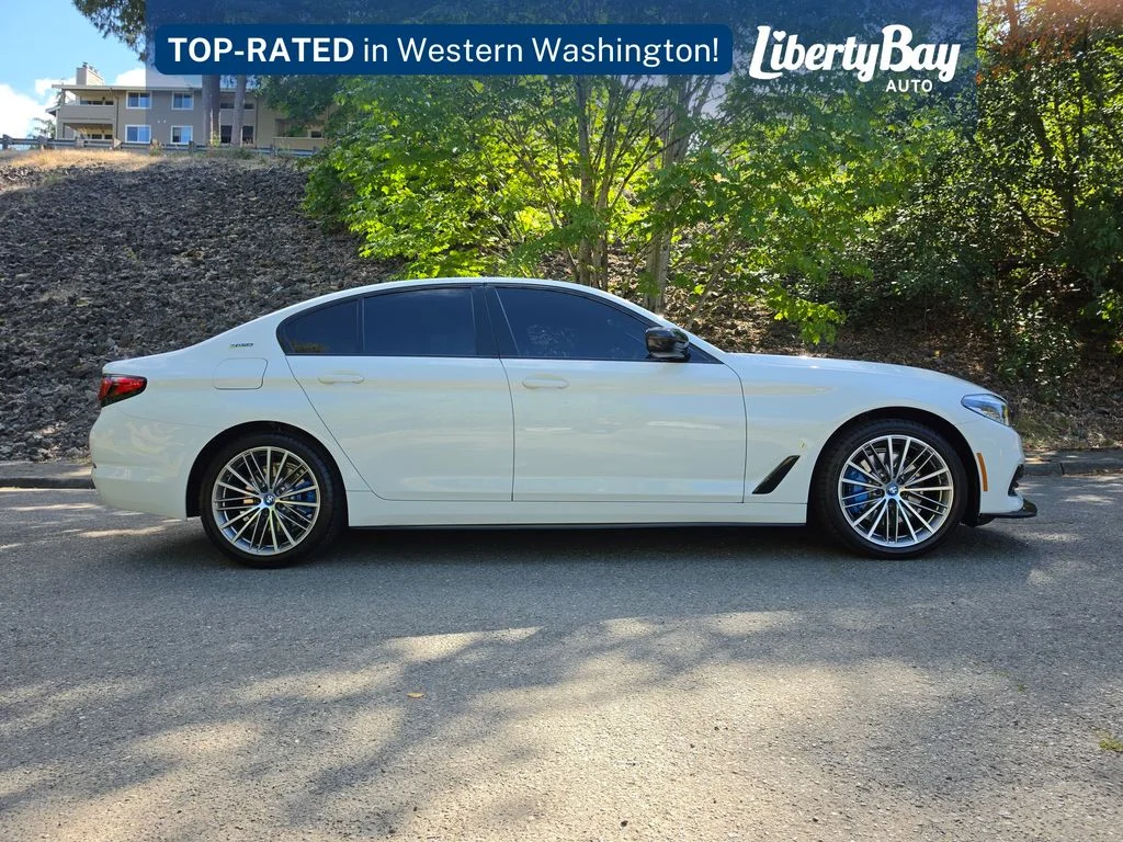 Used 2019 White BMW 530e xDrive iPerformance image 4