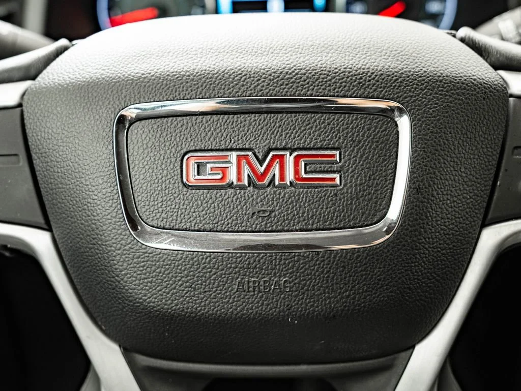 Used 2019 White Frost Tricoat GMC SLT-1 image 31