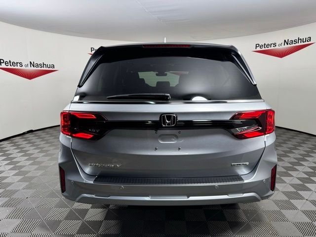 New 2026 Solar Silver Metallic Honda Touring image 5