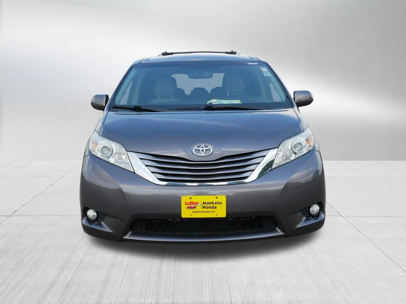 Used 2015 Toyota Sienna XLE with VIN 5TDYK3DC4FS614803 for sale in Mankato, Minnesota
