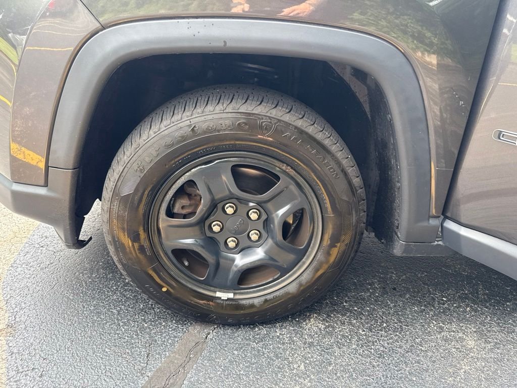 Used 2019 Gray Jeep Sport image 11