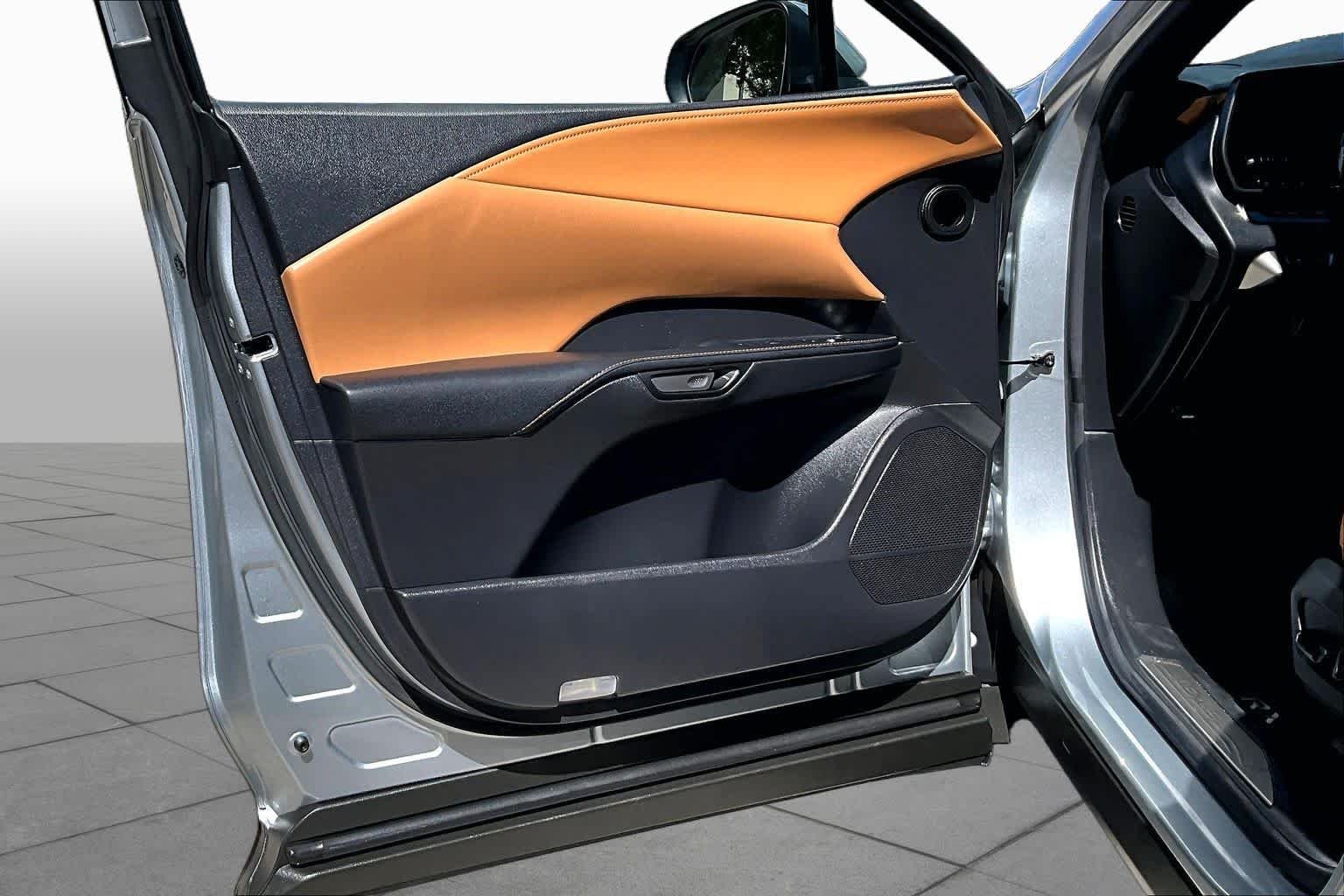 Used 2023 Iridium Lexus Premium image 26