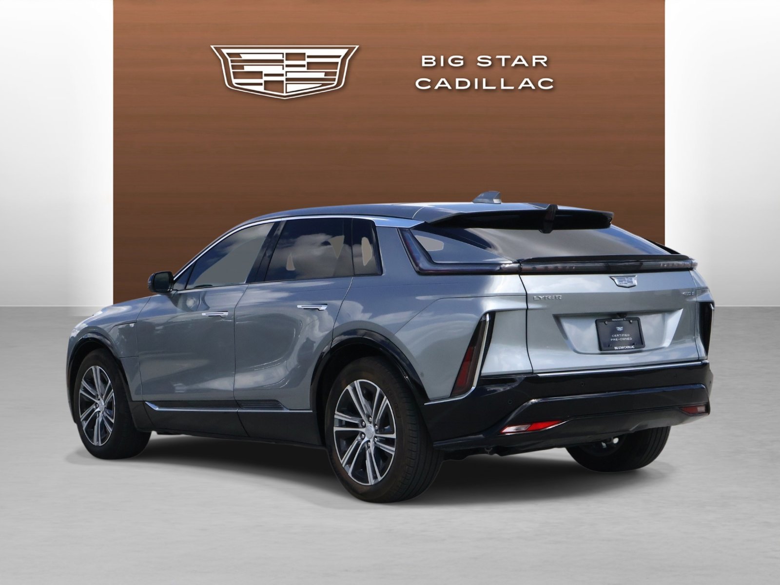 Used 2025 Argent Silver Metallic Cadillac Luxury 1 image 3