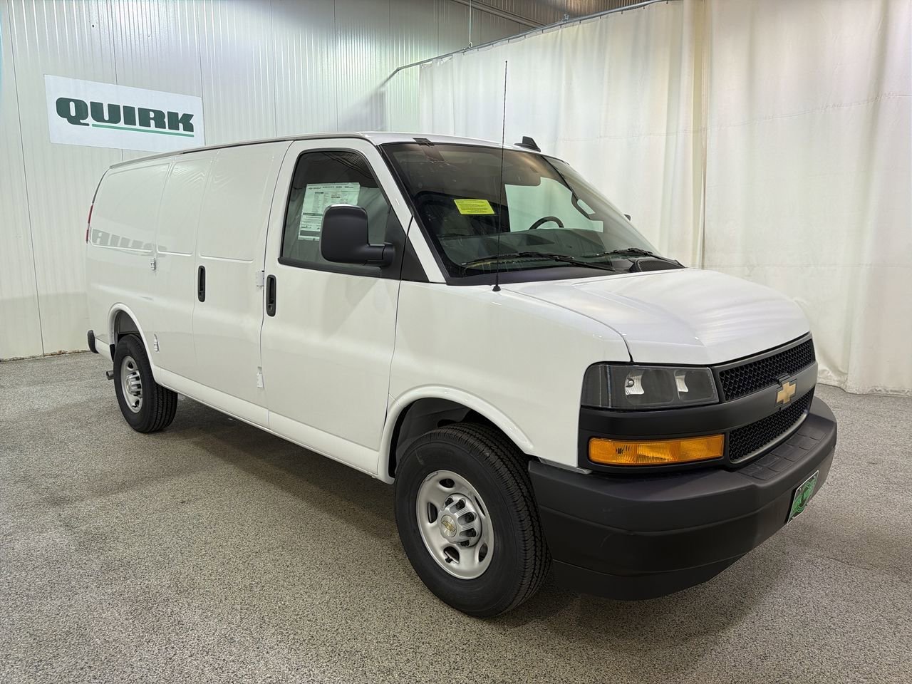 2026 Chevrolet Express 2500 Work Van HD's photo