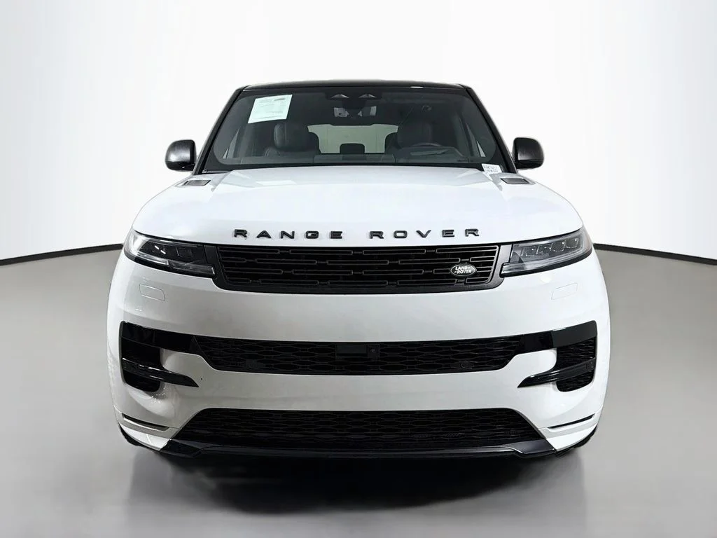 New 2027 Fuji White Land Rover Dynamic SE image 2