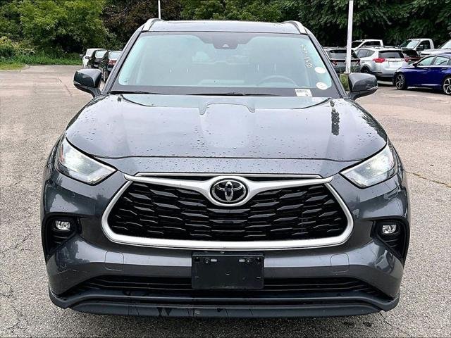 Certified Used 2025 MAGNETIC GRAY MET. Toyota  image 2