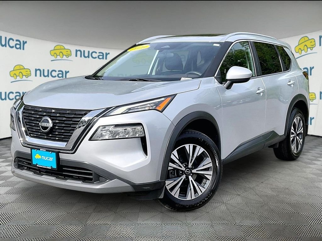 Used 2023 Silver Nissan SV image 3