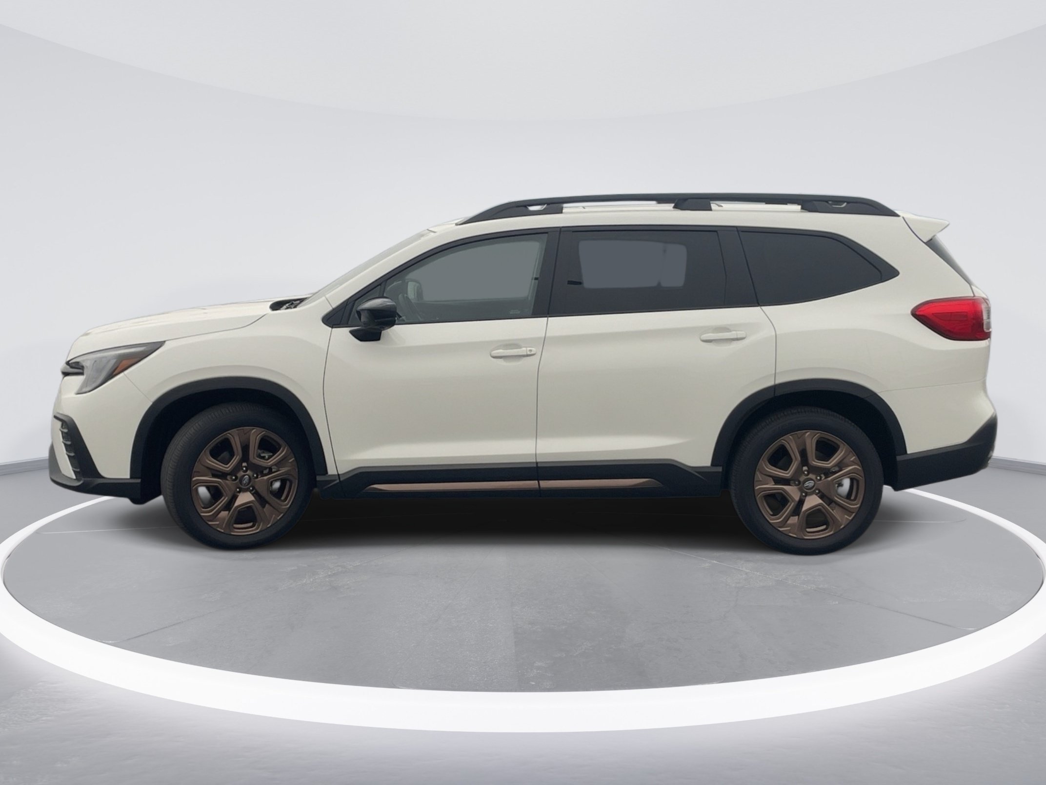 Used 2025 Crystal White Pearl Subaru Limited Bronze Edition image 4