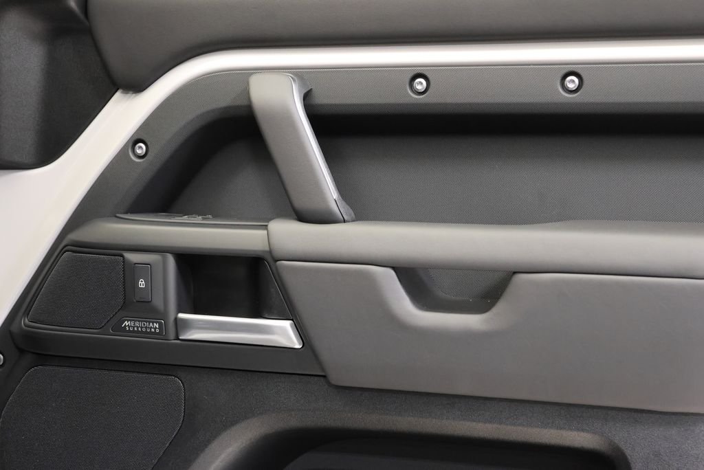 2026 Land Rover Defender X-Dynamic SE - Photo 38
