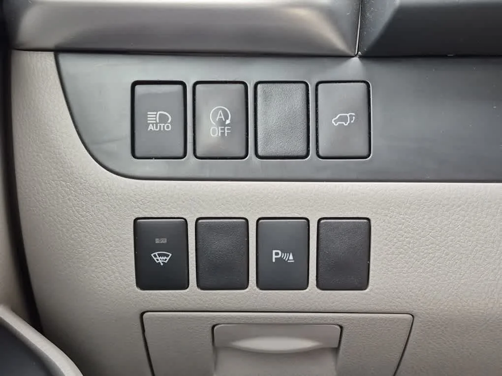 Used 2019 Celestial Silver Metallic Toyota Limited image 19