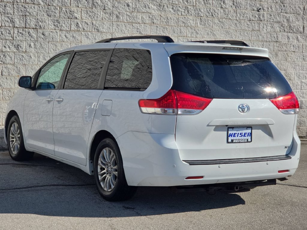 Used 2012 White Toyota XLE image 11