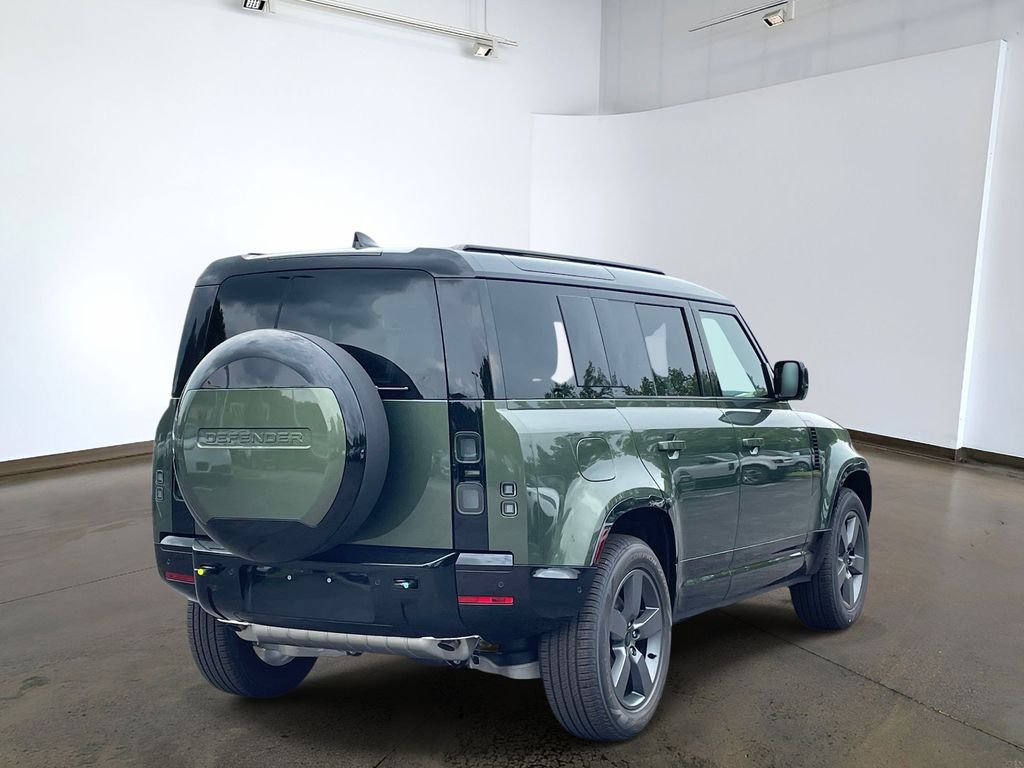 New 2026 Woolstone Green Land Rover X-Dynamic SE image 4