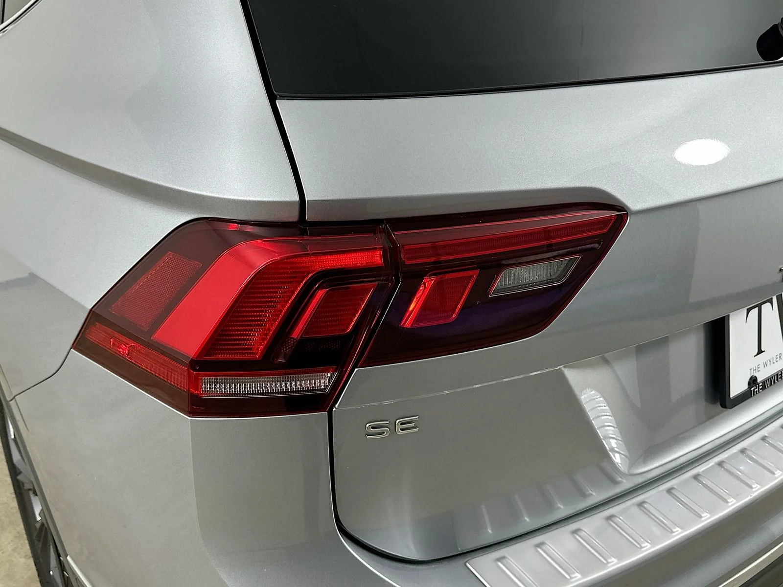 Used 2022 Silver Volkswagen  image 12