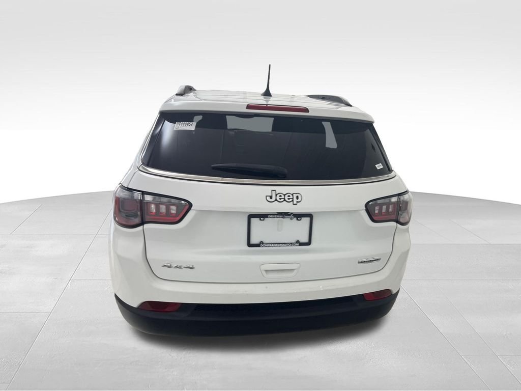Used 2024 White Jeep Latitude image 4
