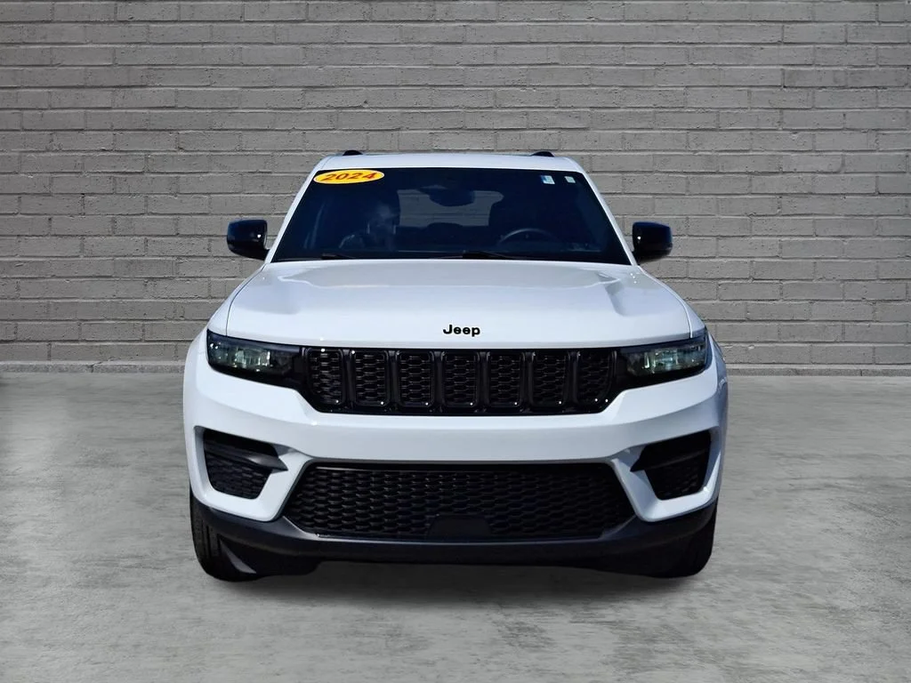Used 2024 Bright White Clearcoat Jeep Altitude X image 4