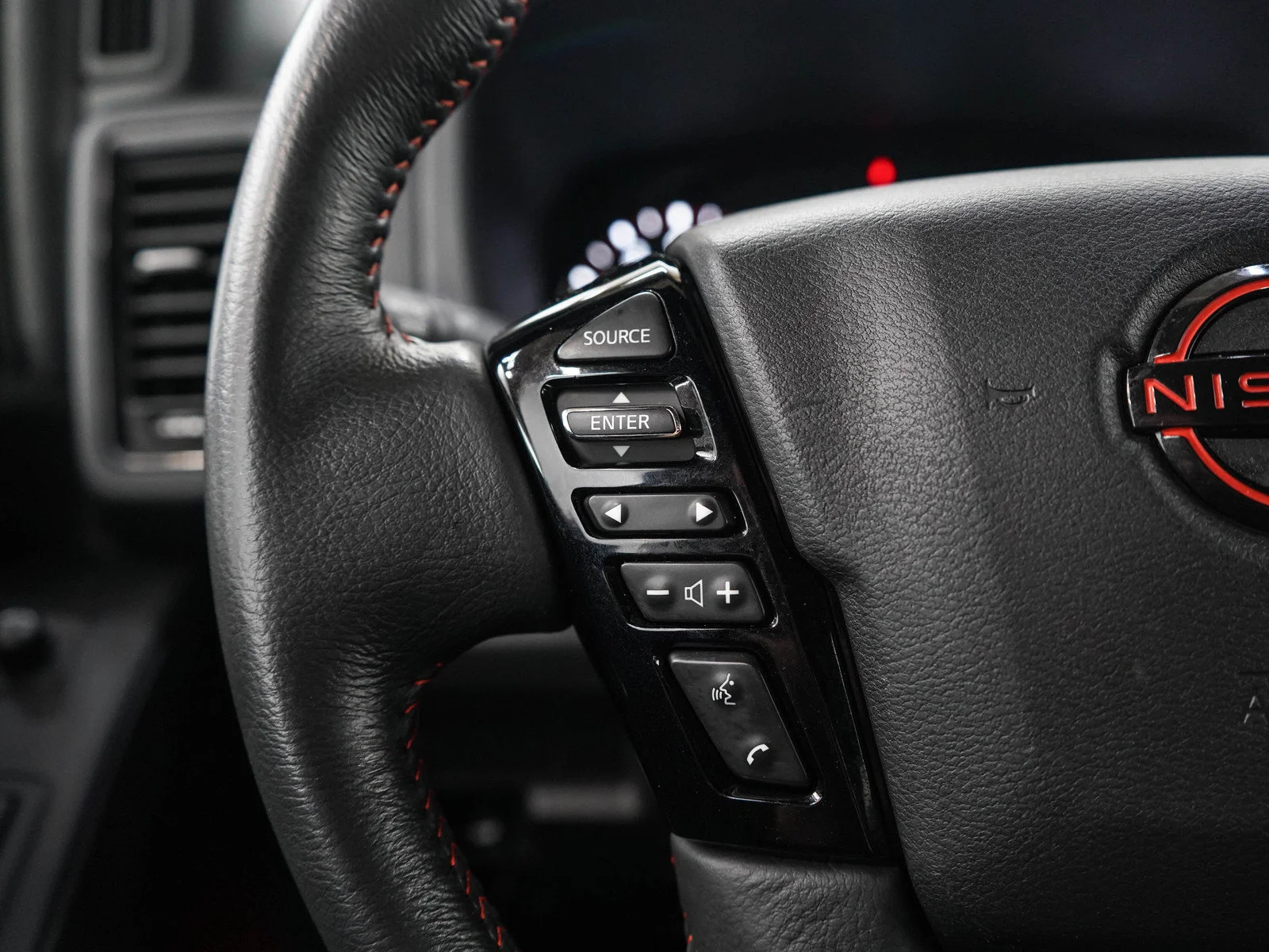 Used 2024 Bluestone Pearl Nissan PRO-4X image 26