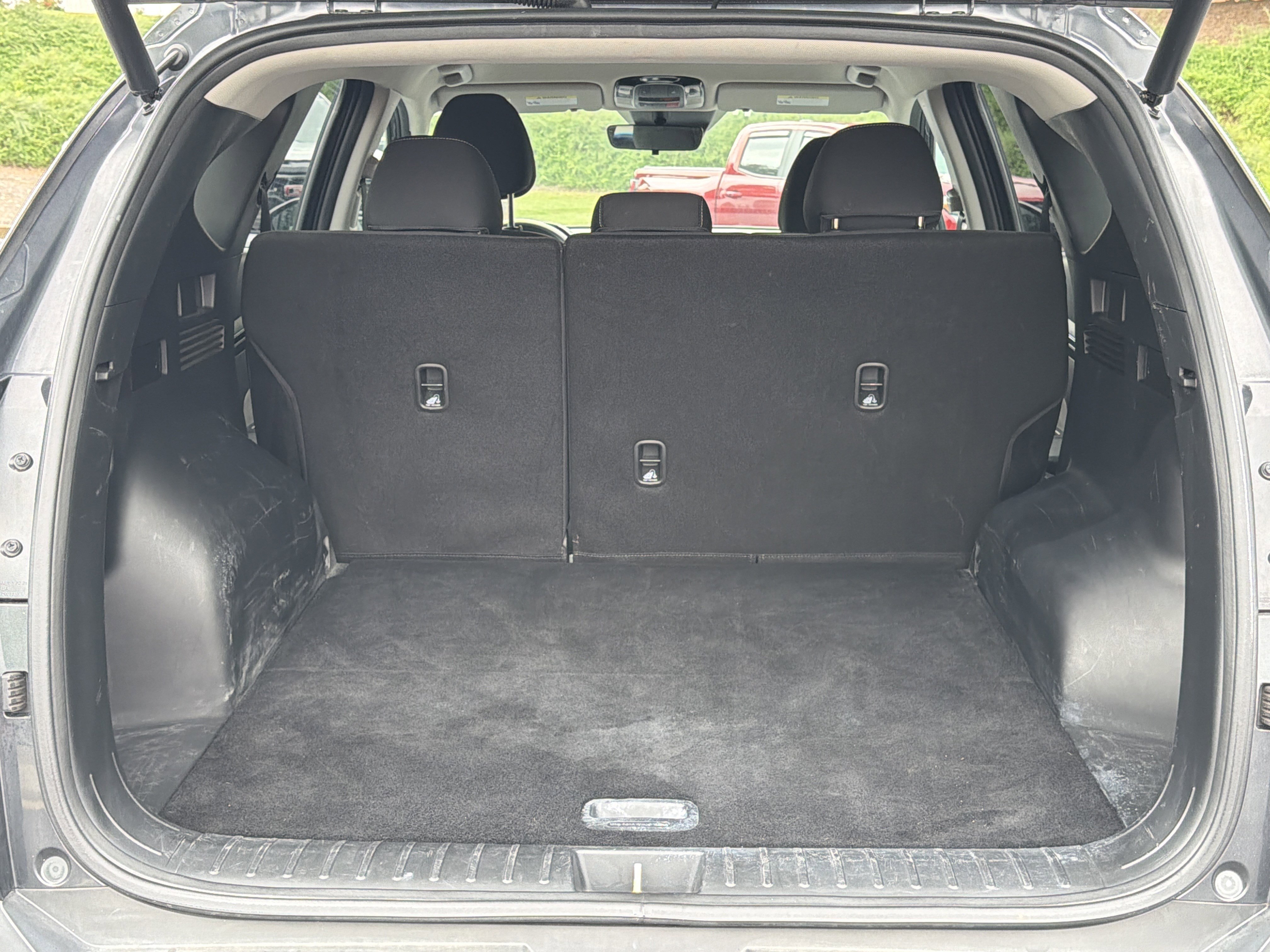 Used 2024 Dark Gray Metallic Hyundai SEL image 23