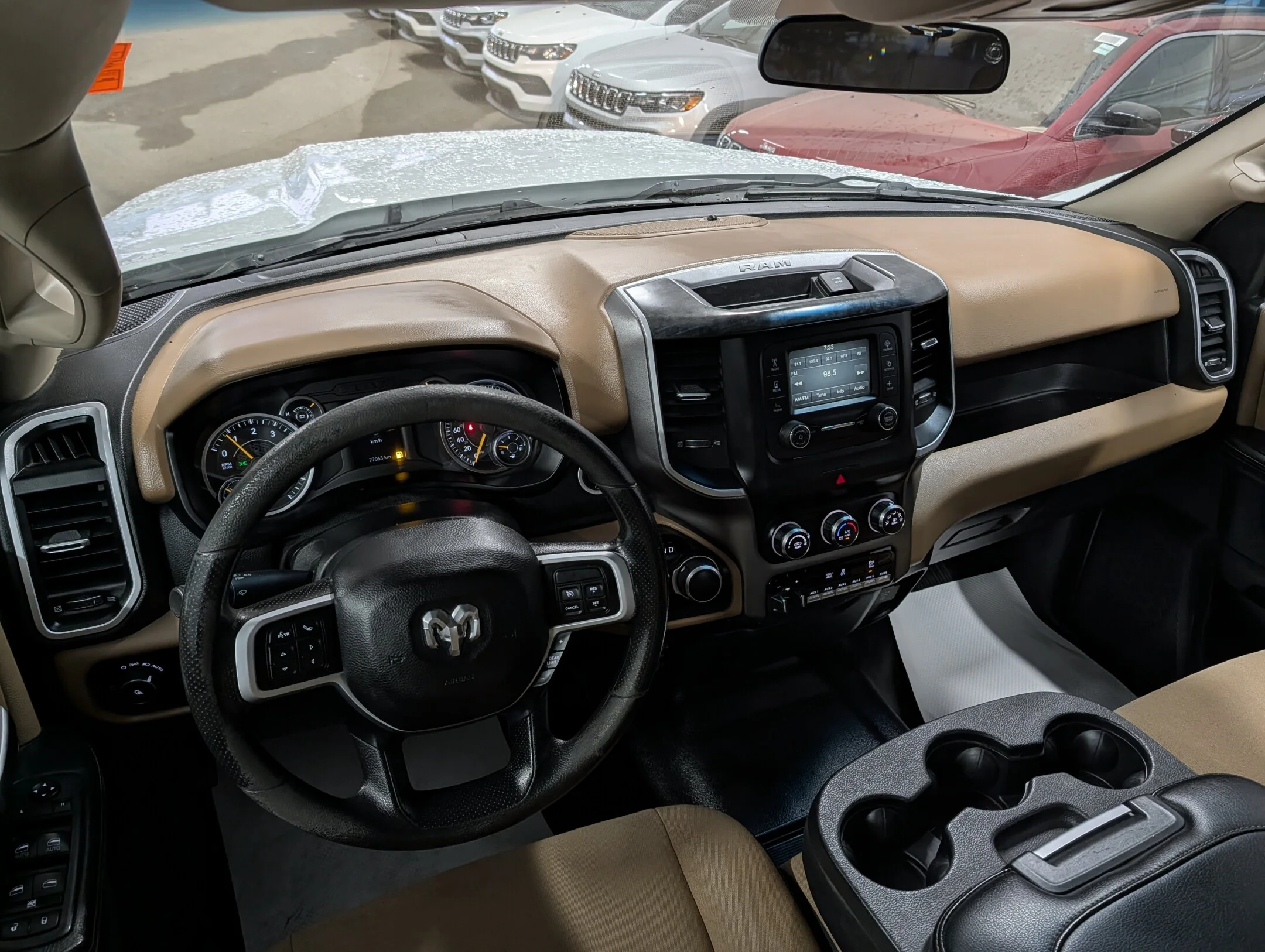 Used 2019 White RAM Big Horn - 6.4L HEMI - Apple CarPlay - Heated - Big Horn 4x4 Crew Cab 64 Box image 23