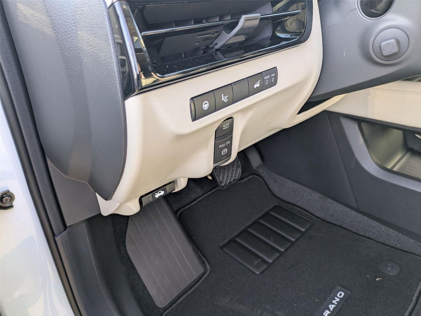 New 2026 Everest White Pearl TriCoat Nissan Platinum image 13