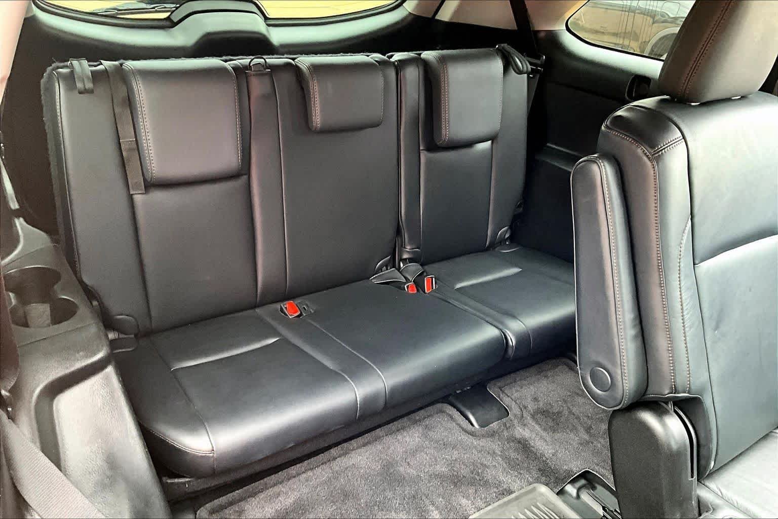 Used 2016 Silver Sky Metallic Toyota XLE image 10