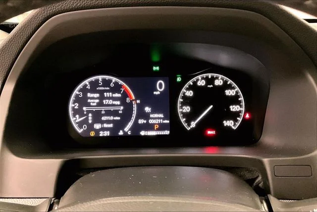 Used 2025 Sonic Gray Pearl Honda RTL image 29