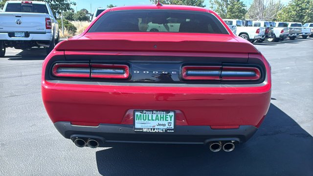 Used 2016 Redline Red Tricoat Pearl Dodge R/T Plus image 4