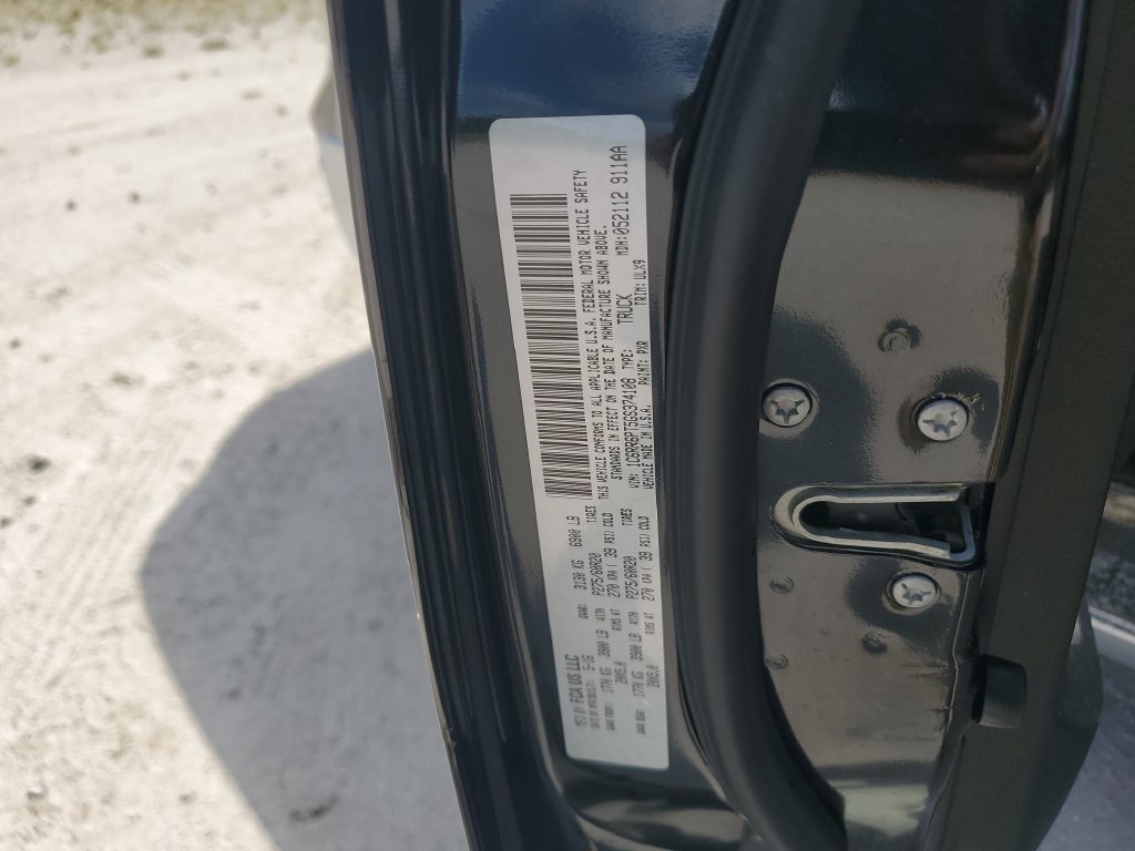 Used 2016 Black Ram Laramie Longhorn image 25