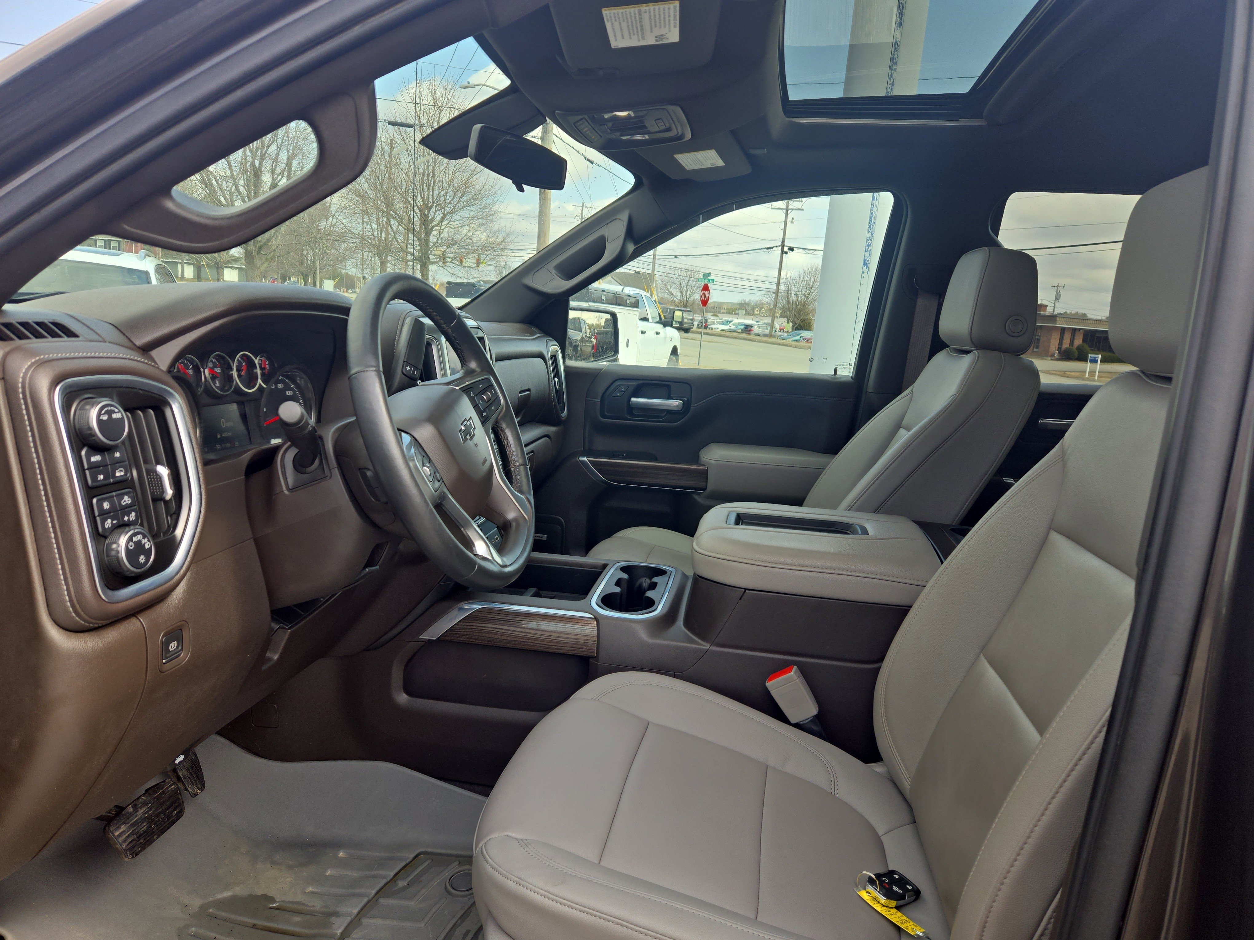 Used 2021 Oxford Brown Metallic Chevrolet RST image 17