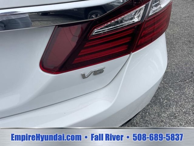 Used 2016 Lunar Silver Metallic Honda EX-L image 6