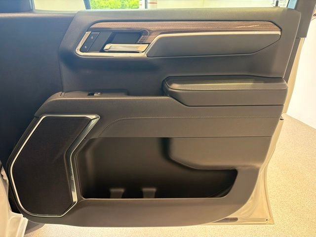 Used 2023 Summit White Chevrolet RST image 12