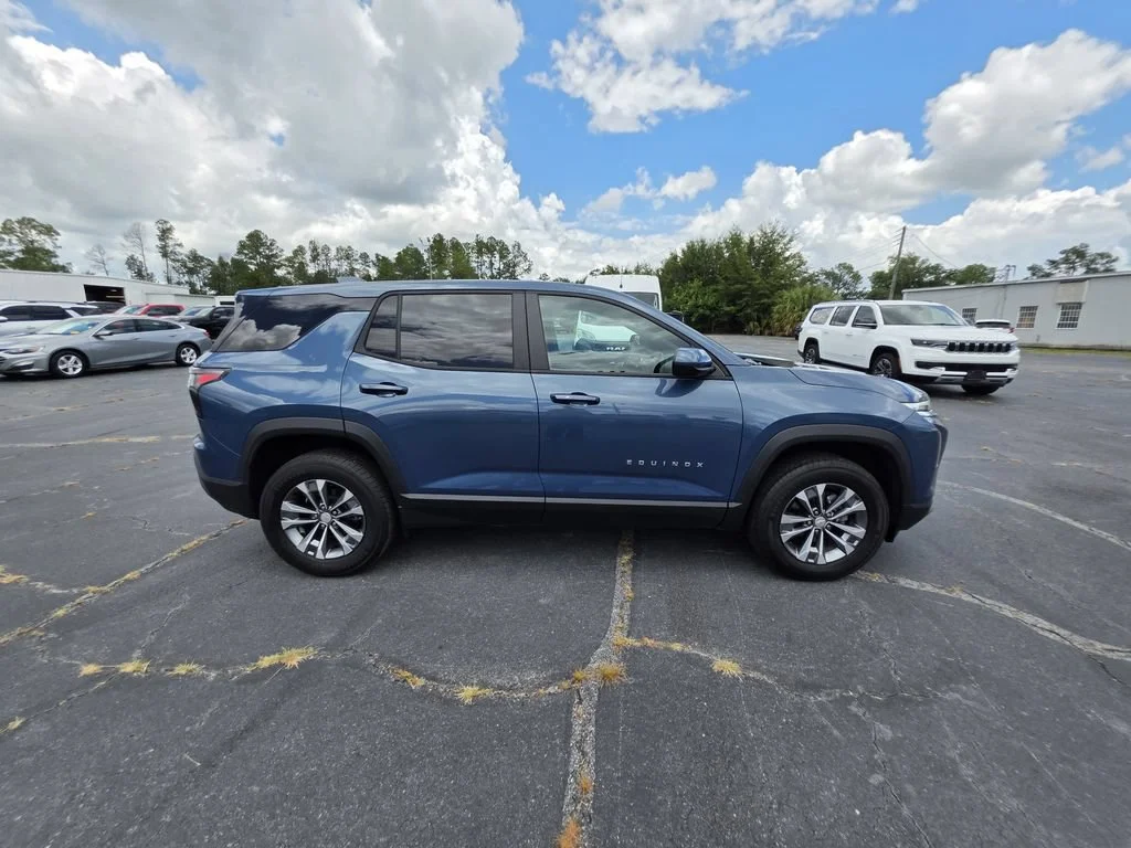 Used 2026 Lakeshore Blue Metallic Chevrolet LT image 6
