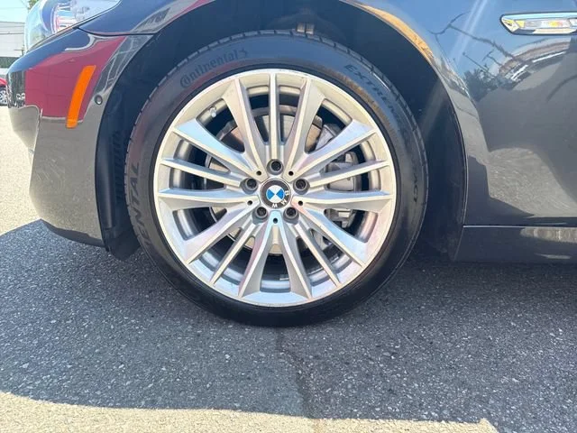 Used 2011 Dark Graphite BMW 550i image 28