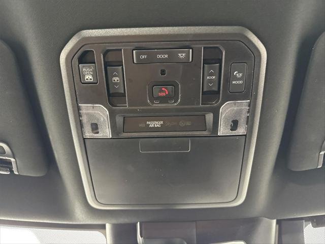 Certified Used 2025 WIND CHILL PEARL Toyota  image 23