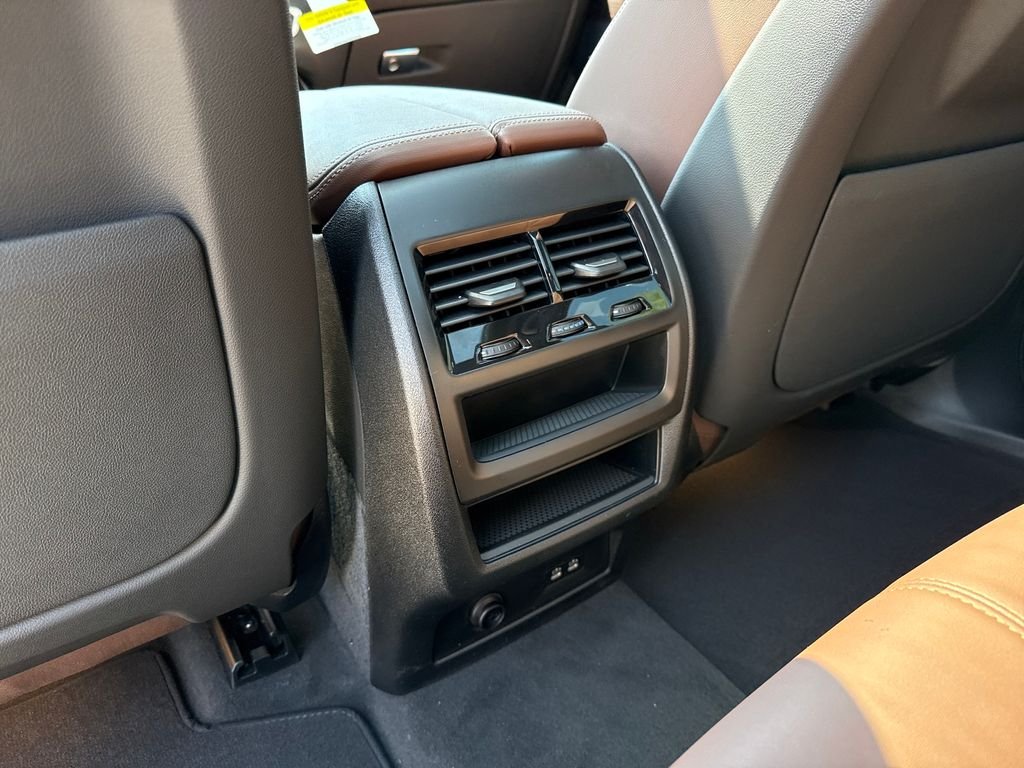 New 2026 White BMW xDrive40i image 21