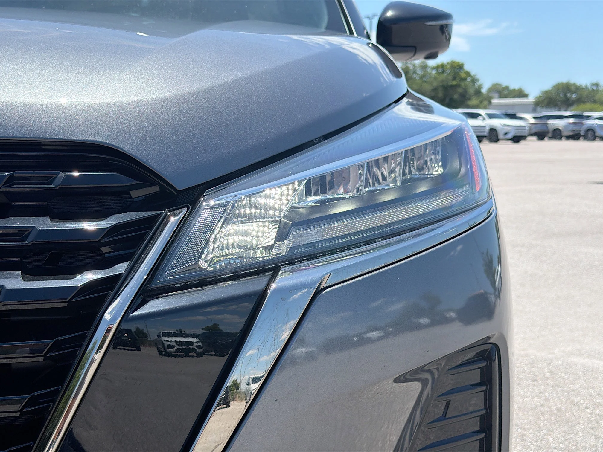 Used 2024 Gun Metallic Nissan SR image 9