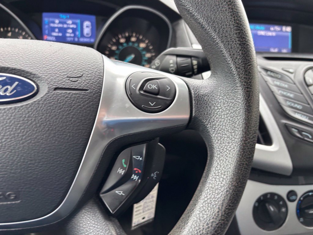 Used 2013 Tuxedo Black Ford SE image 13