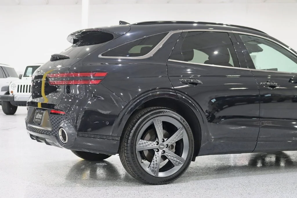 Used 2022 Black Genesis 2.5T image 10