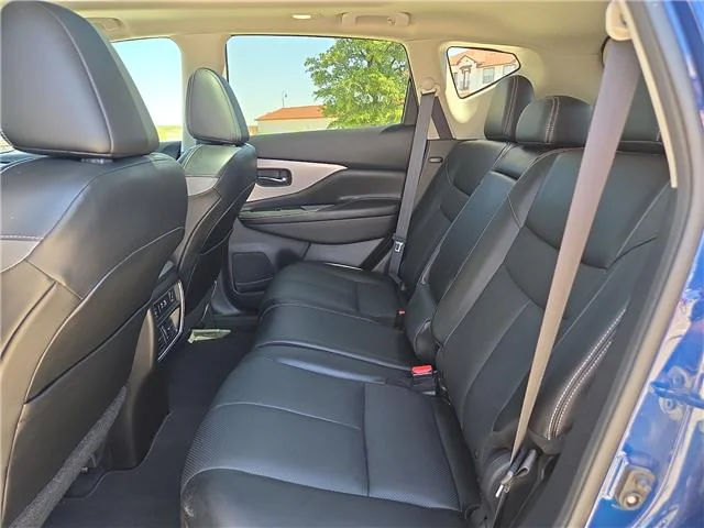 Used 2022 Blue Nissan SL image 13