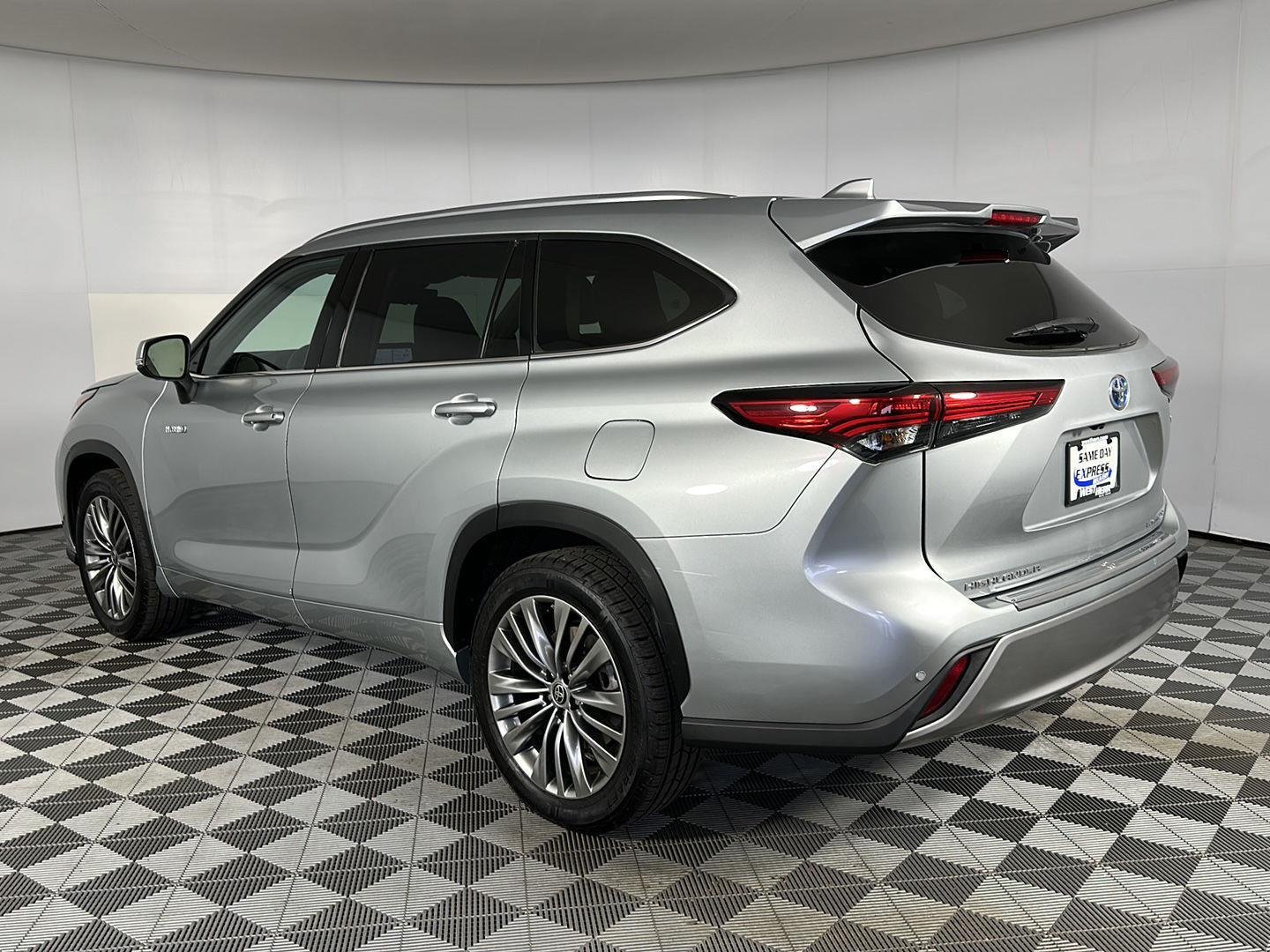 Used 2021 Celestial Silver Metallic Toyota Platinum image 5