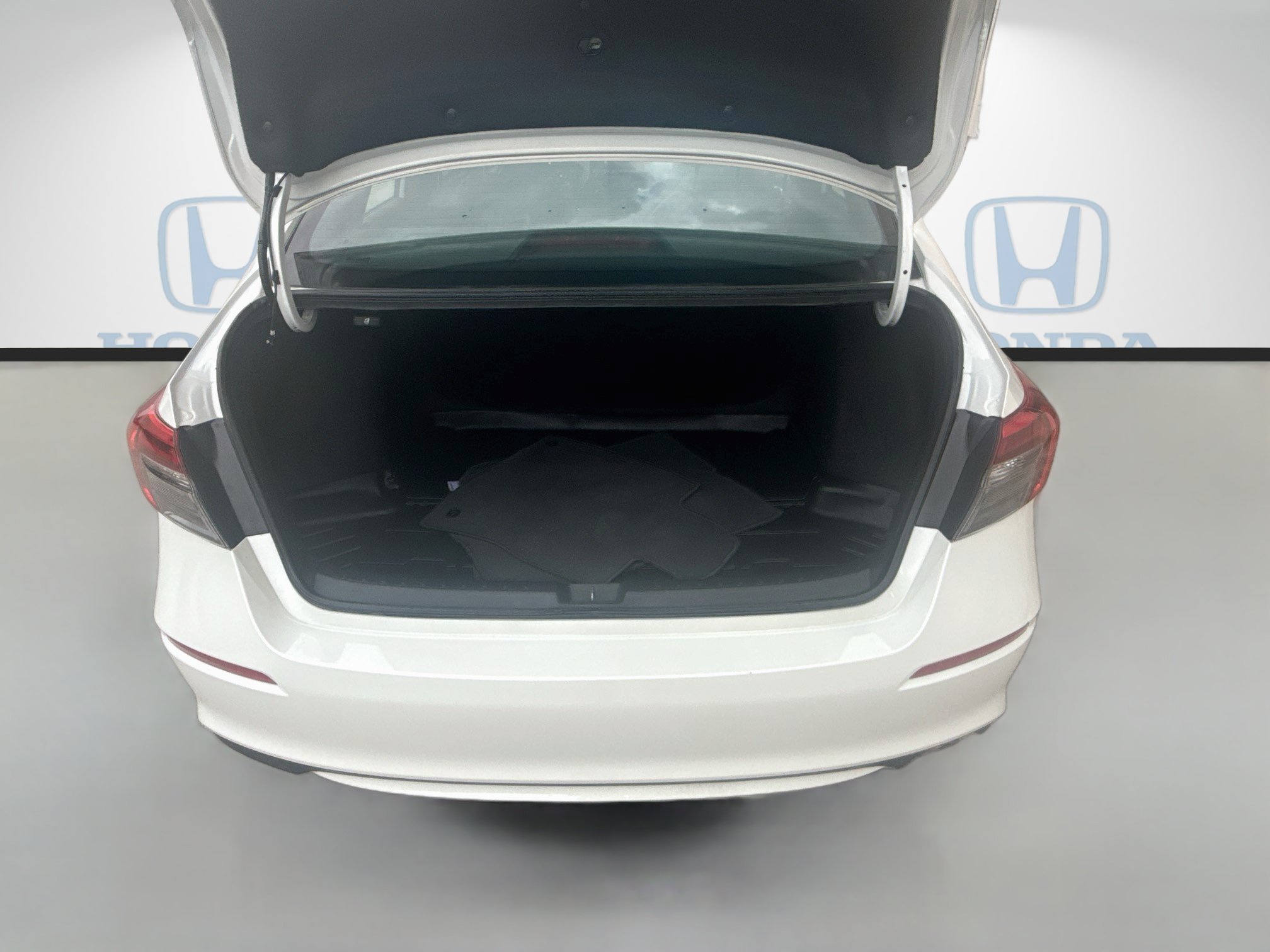 Used 2023 Platinum White Pearl Honda Sport image 25