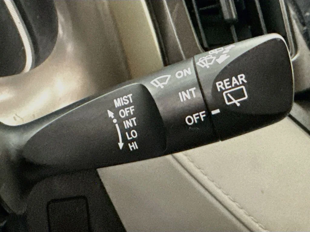 Used 2013 Gray Toyota LE image 13
