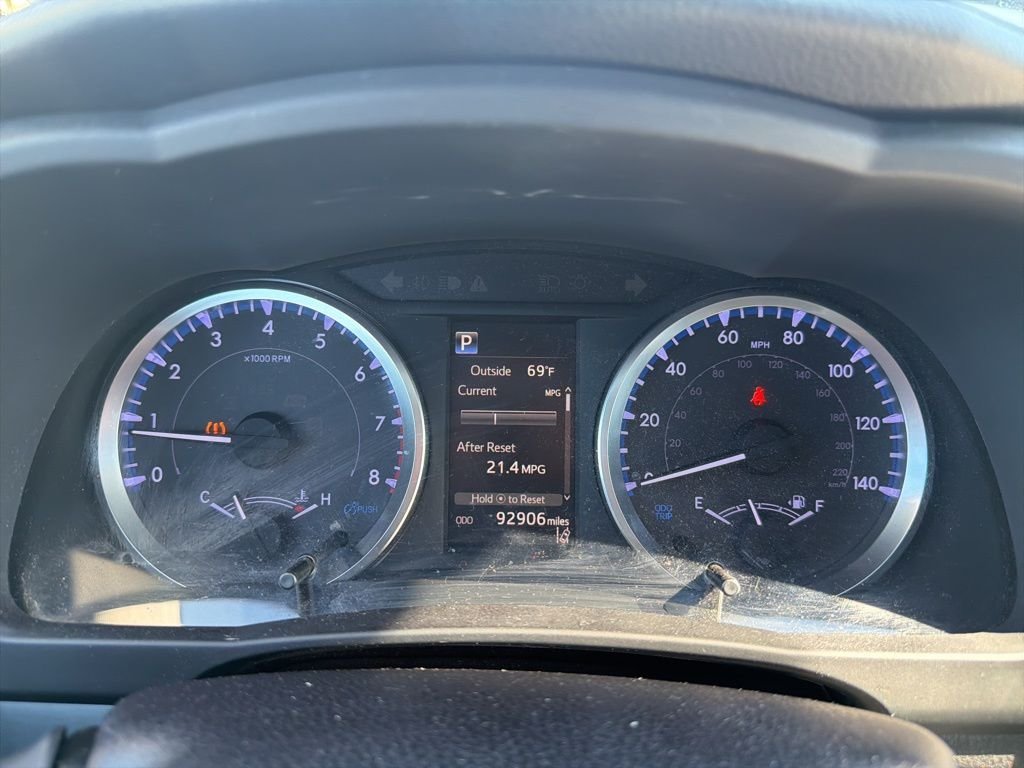 2019 Toyota Highlander LE photo 2