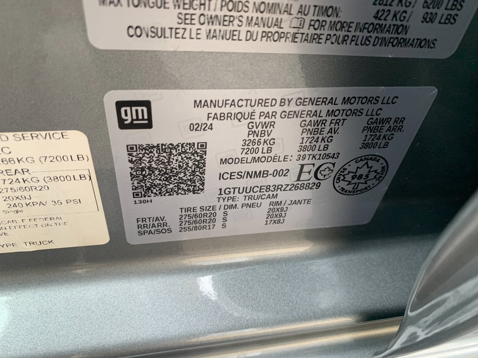Used 2024 Silver GMC Elevation image 32