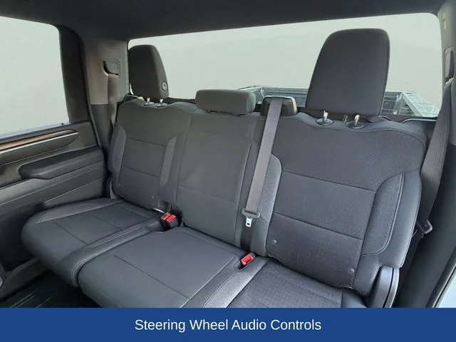 Used 2025 White Chevrolet LT image 18