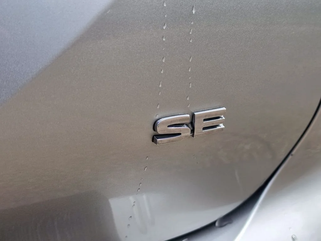 Used 2024  Mitsubishi SE image 33
