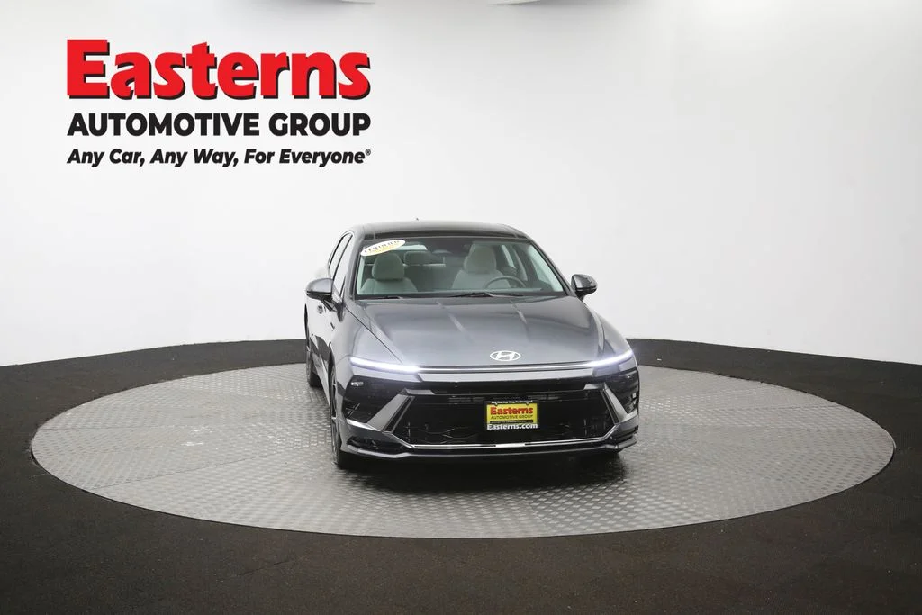 Used 2024 Gray Hyundai SEL image 53
