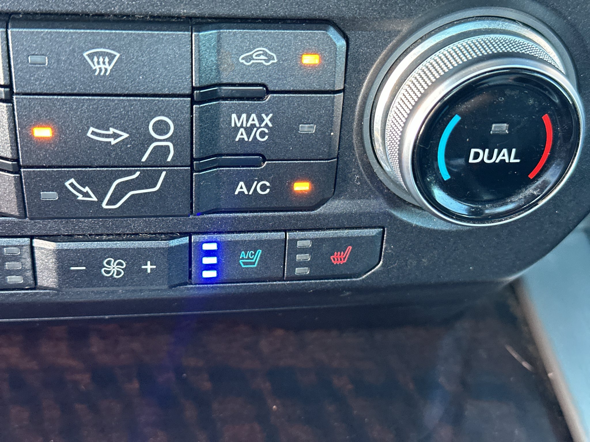 Used 2017 Magnetic Metallic Ford Platinum image 30