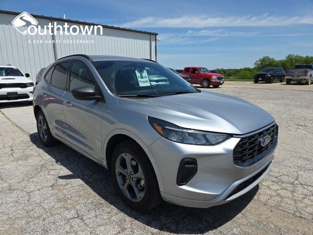 2023 Ford Escape ST-Line AWD's photo