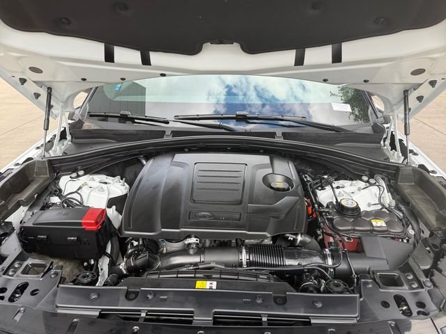 Certified Used 2026 White Land Rover Dynamic SE image 19